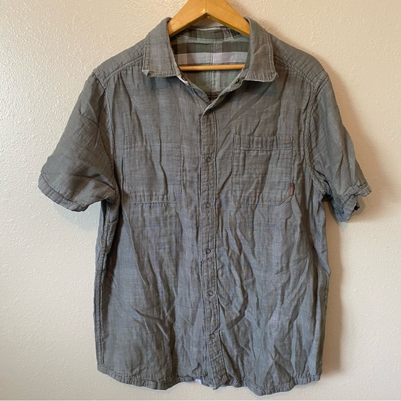 Merrell Reversible Button Down Tee - Picture 5 of 8